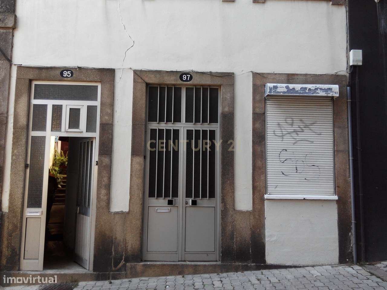 PRÉDIO PARA REABILITAÇÃO À ESTAÇÃO DE METRO TRINDADE - Grande imagem: 4/32