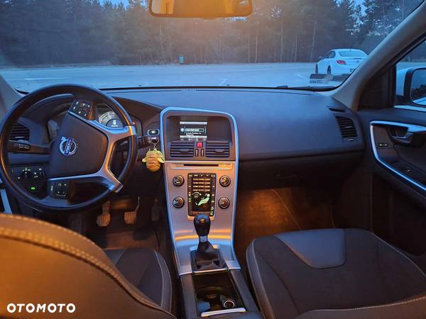 Volvo XC 60 D5 AWD Momentum - 11