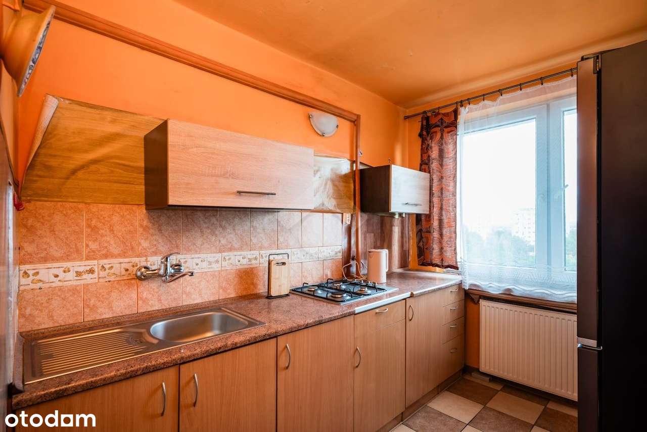 42 m2 - 2 pokojowe mieszkanie z osobną kuchnią obok pętli autobusowej!-8