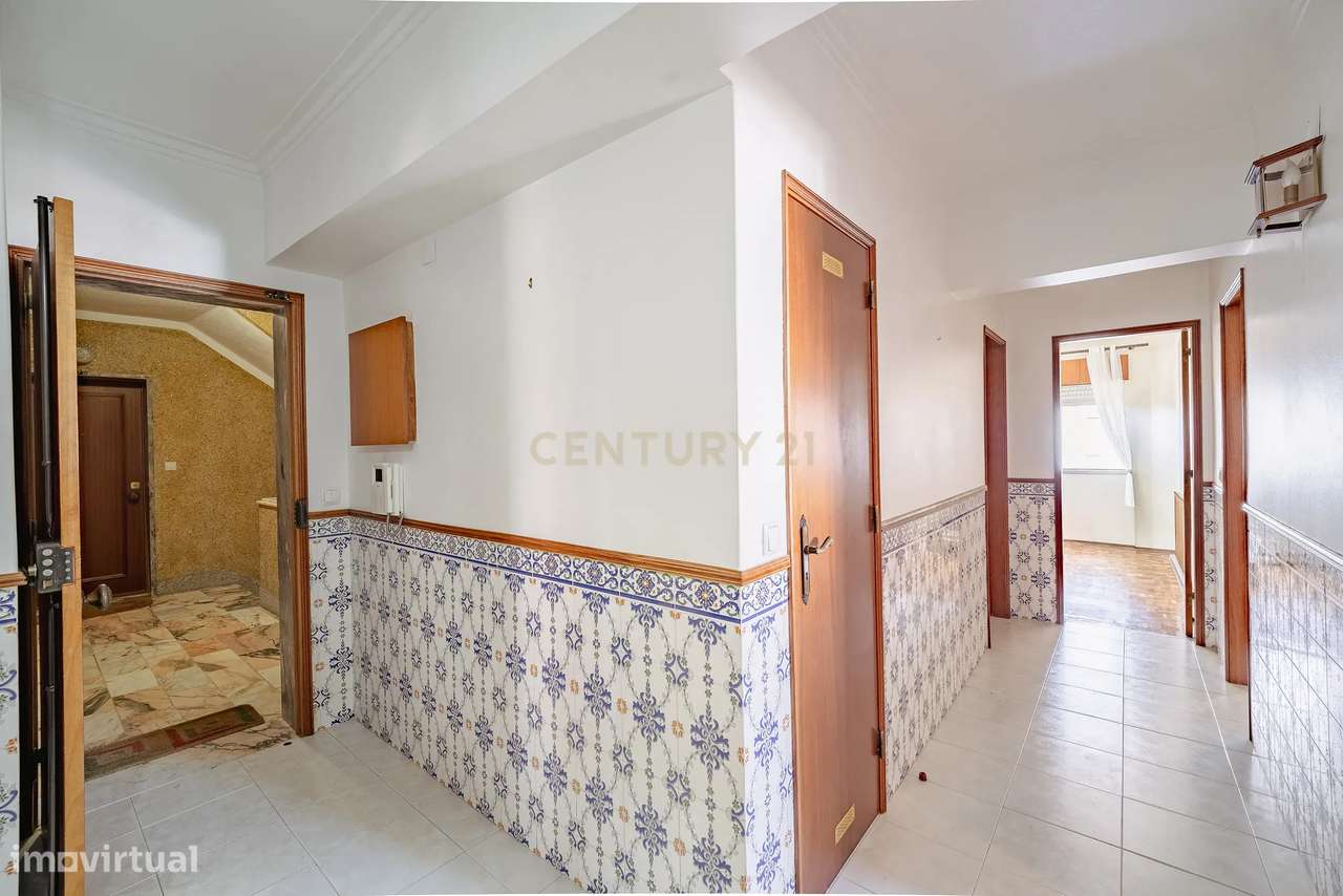 Apartamento T3 em Amora, Seixal - Oportunidade Única!-30