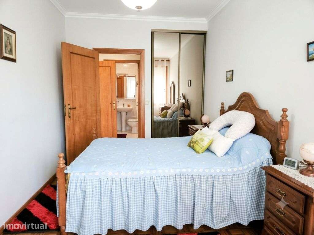 Apartamento T2 em Chafé de 71 m2