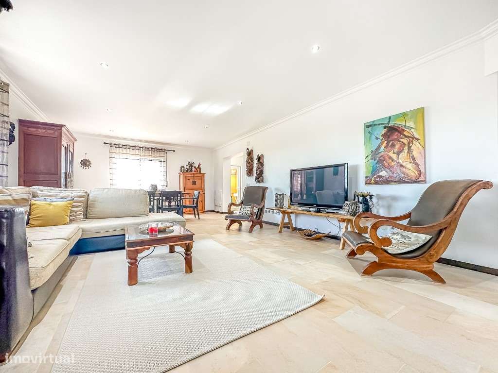 Vende-se moradia T8 junto á Praia da Assenta-6