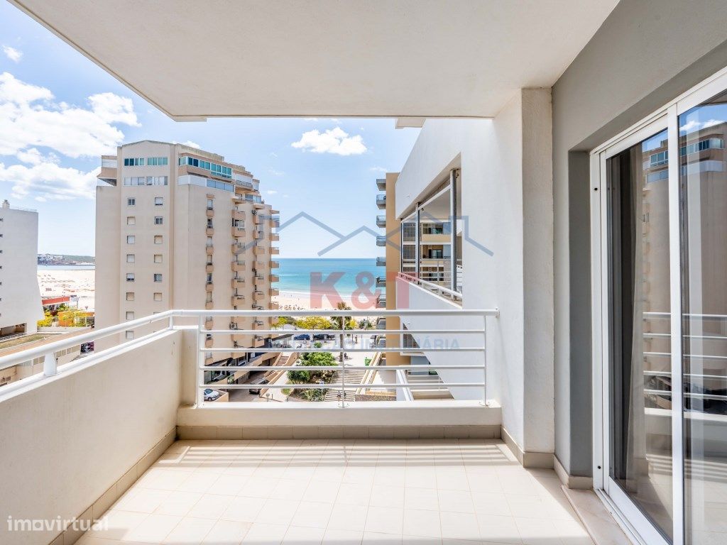 Apartamento T2 com Vista para a Praia...