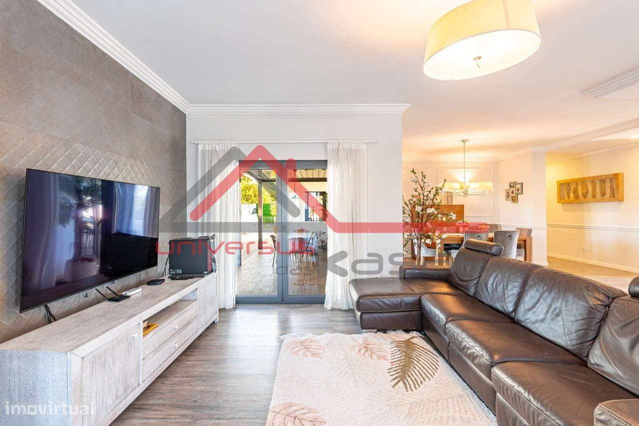 Moradia Térrea Isolada V4 com Piscina Moita-18