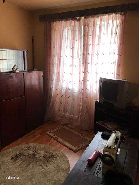 Apartament 2 camere ,decomandat,in centrul localitatii. - Imagine principală: 4/8