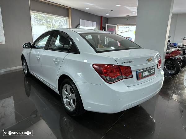 Chevrolet Cruze 1.6 LS - 9