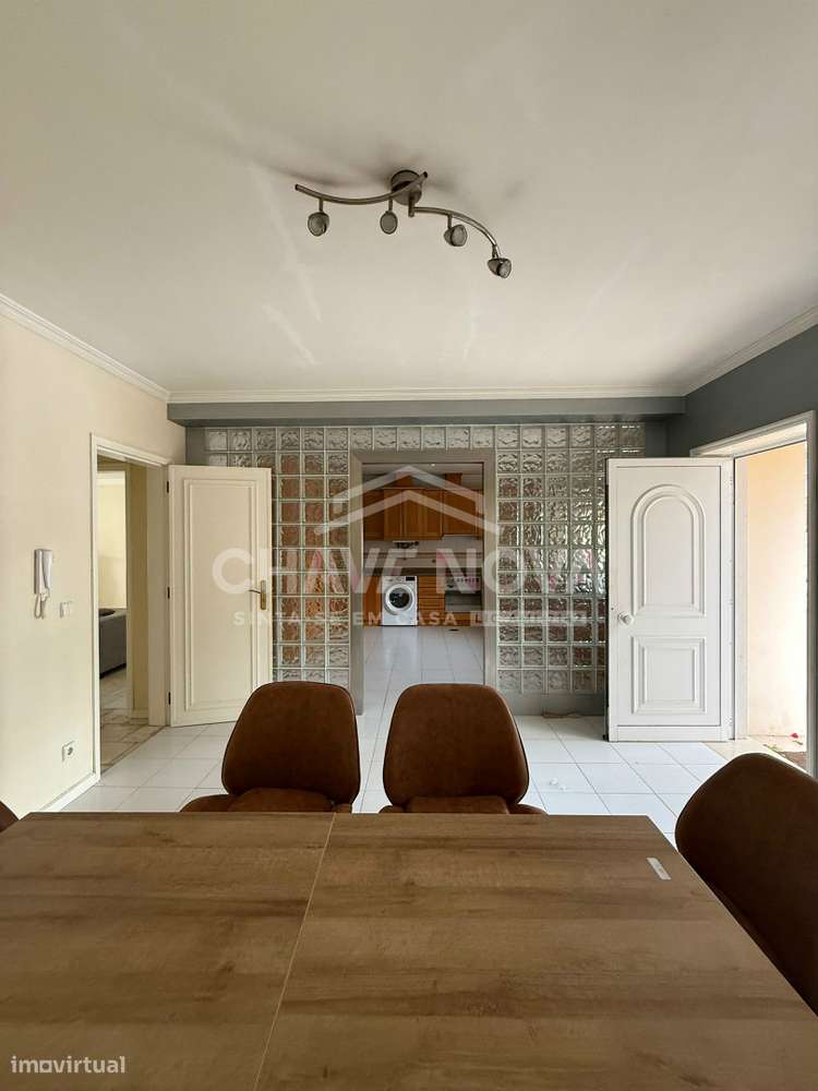 Moradia T4 com elevador, jardim, garagem e sala de cinema | 3.500€/mês - Grande imagem: 4/23