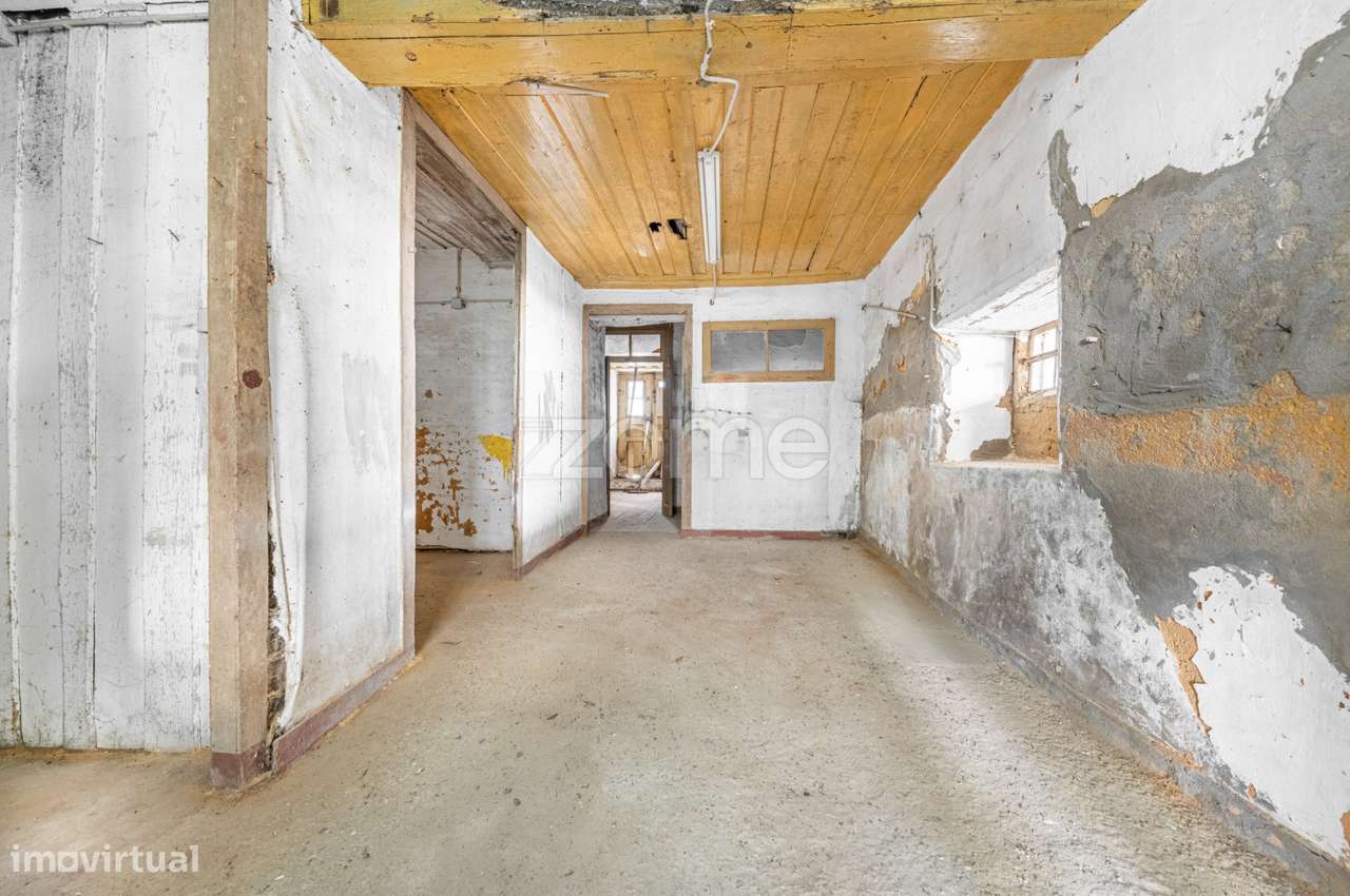 Moradia T4 com jardim e parqueamento no centro de Ovar - Grande imagem: 5/41