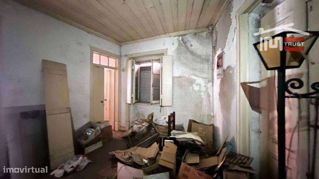 Prédio Habitacional Rés-do-Chão e 1º andar no Centro do Montijo - P...-25