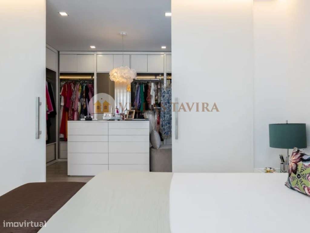 Moradia T3 de Luxo com Piscina, Vista Mar e Acabamentos Premium-37