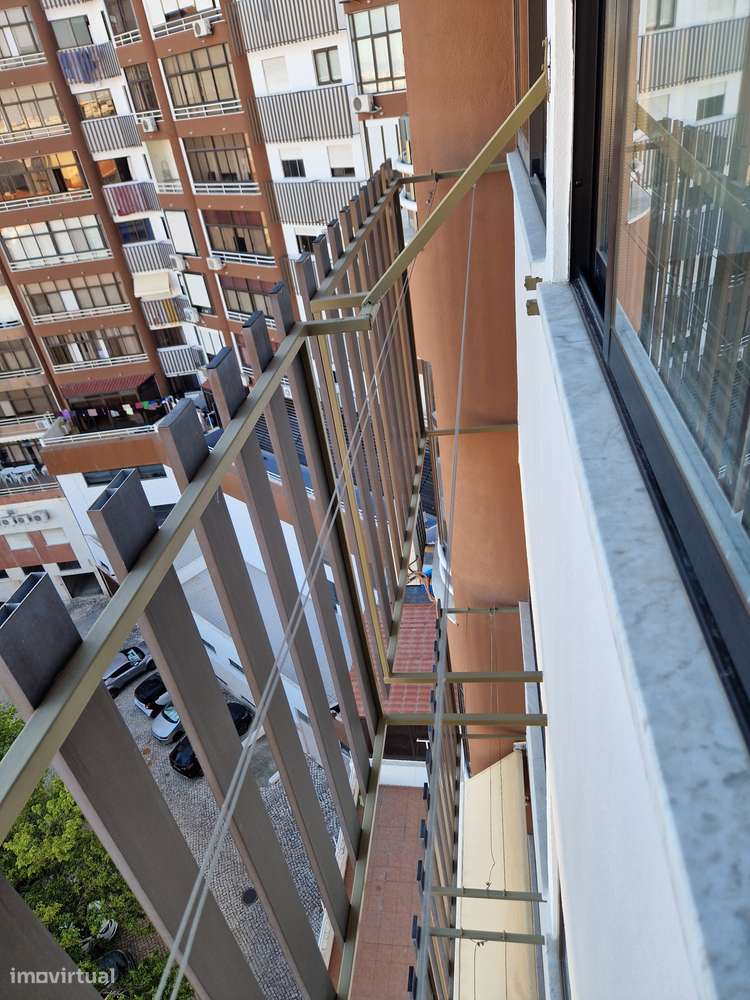T3 Luxo (T3+T3 ligados/2 Fracções) com 3 Boxes Vistas - Almada Centro-44