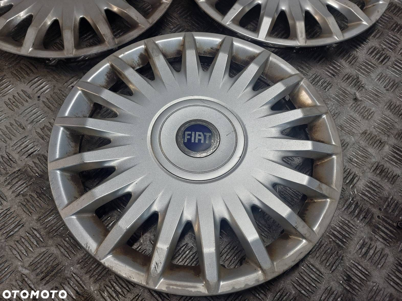 KOŁPAK KOŁPAKI KOMPLET 3 SZTUKI 15" R15 15 CALI FIAT 51743518 - 2