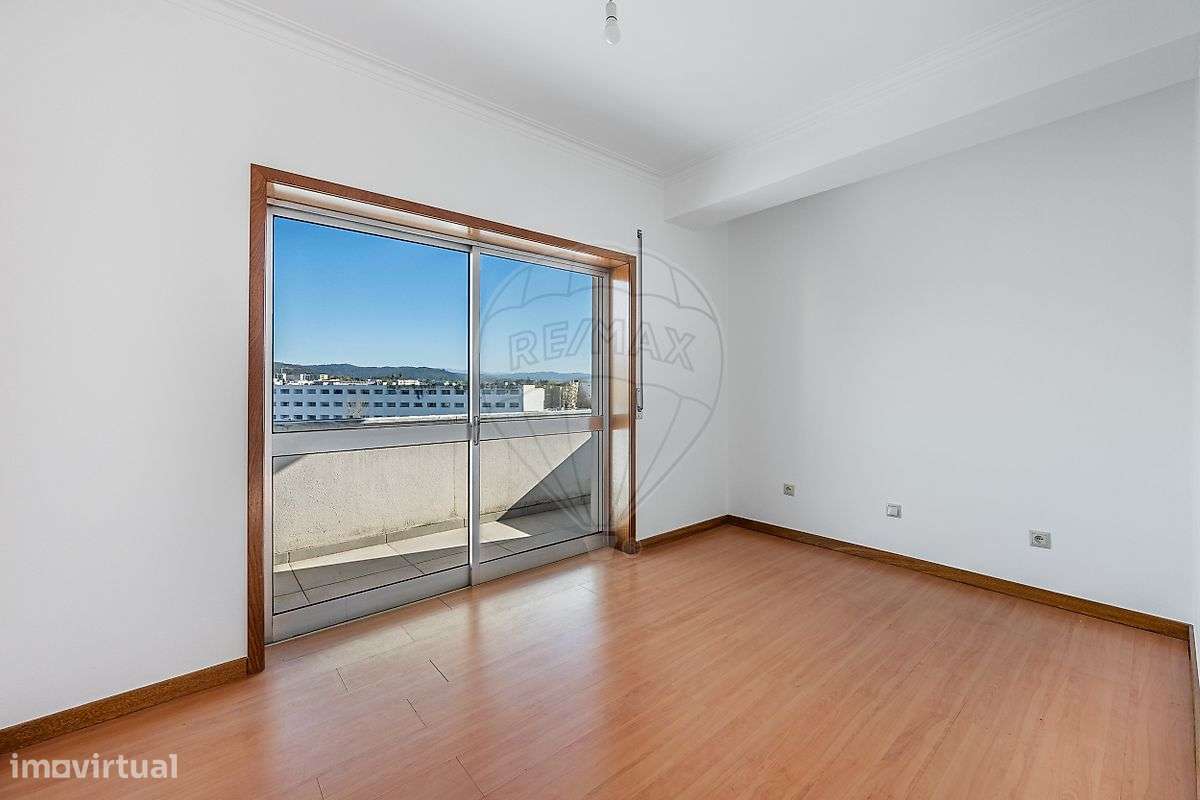 Apartamento T2 no centro da vila das Taipas, Guimarães! - Grande imagem: 4/24