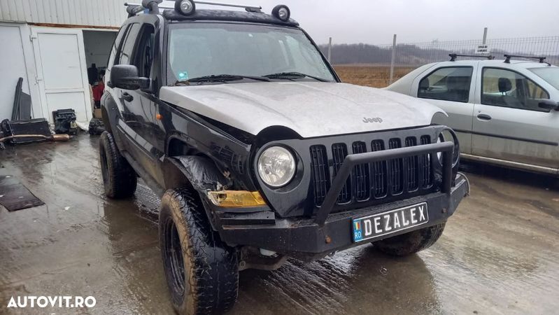 Dezmembrari Jeep Cherokee KJ 2007 2.8 CRD - 1