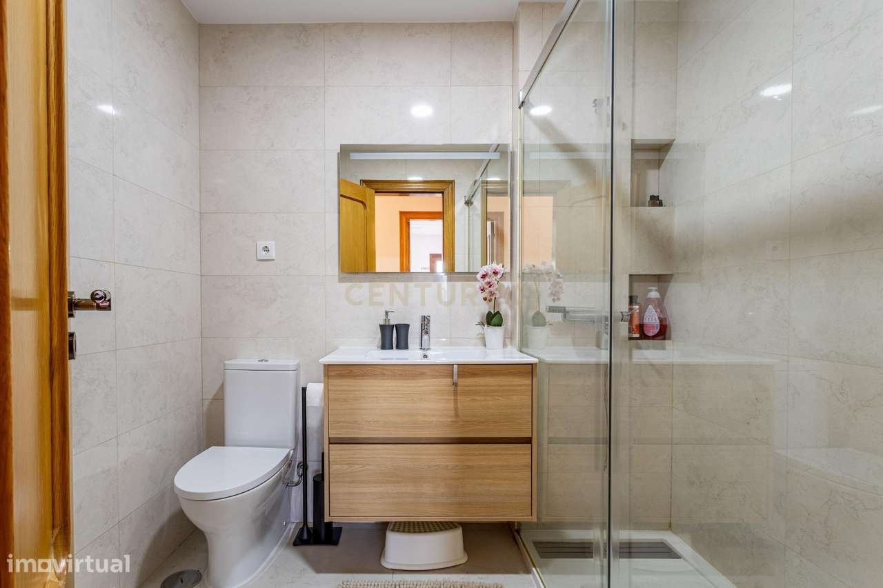 Apartamento T2 na Urbanização Real Forte-13