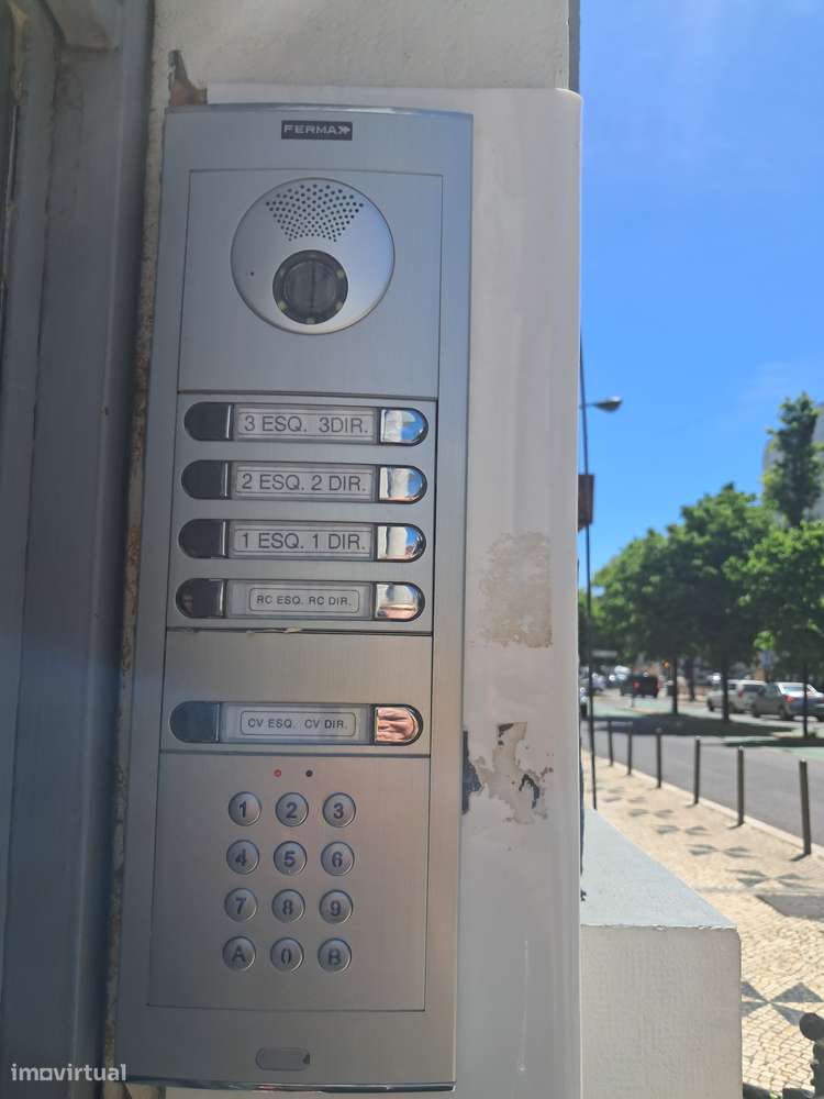 Elegante T3+ 1 com JARDIM privativo Próximo Metro Alameda-32