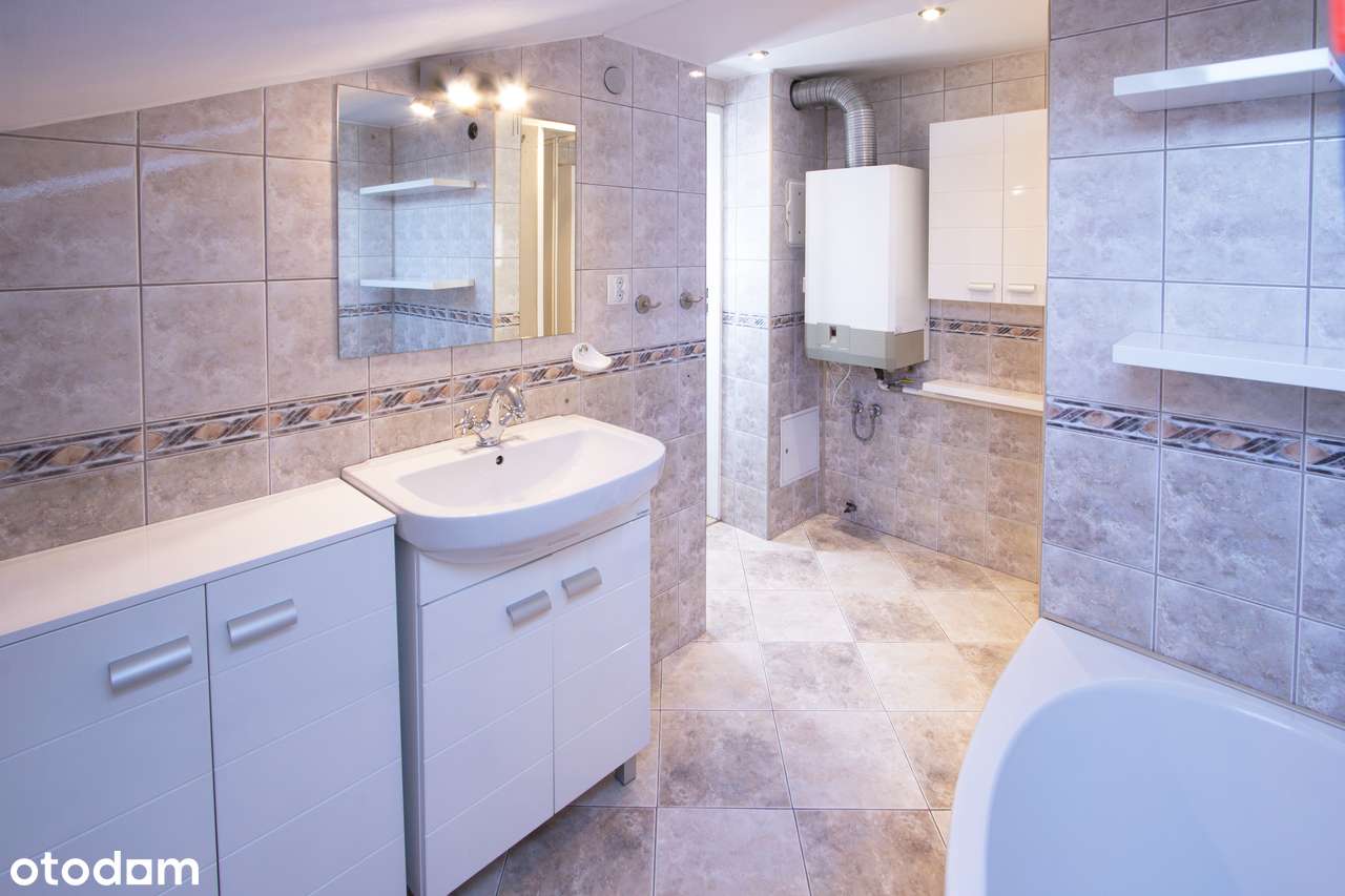 Przytulne mieszkanie typu M-4 blisko Rynku Skoczowa.-4