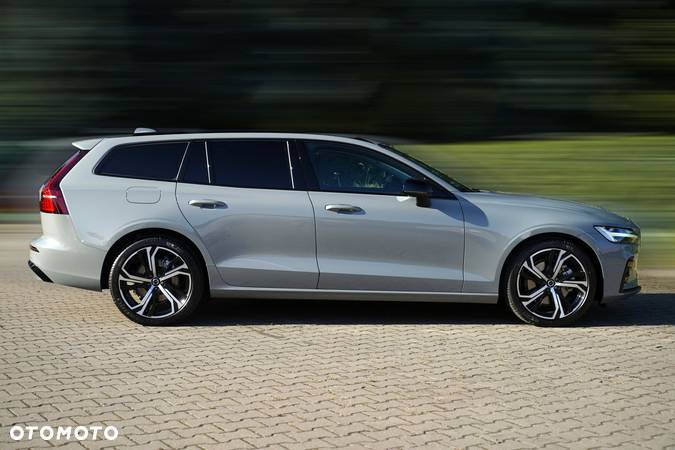 Volvo V60 B4 B Plus Dark - 4