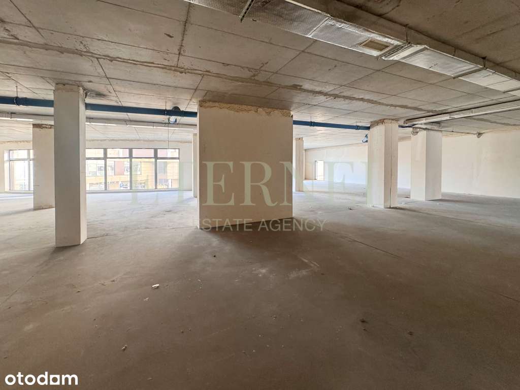 Inwestycyjny lokal z pozwoleniem na mieszkania-7