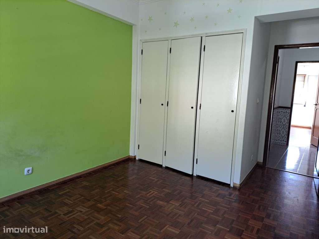 Apartamento T3 com garagem box-8