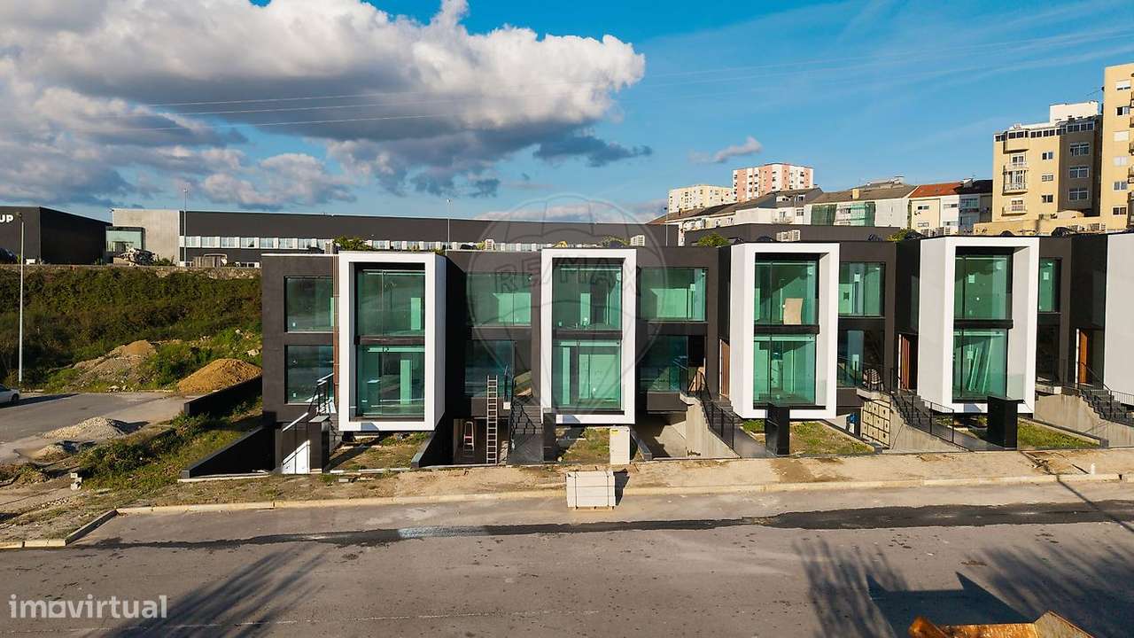 Moradia T4 para venda-30