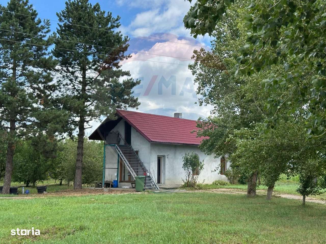 3.7 ha TEREN INTRAVILAN cu CASA si  BALTA PESTE - Imagine principală: 3/9