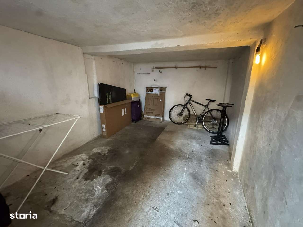 Apartament in asociatie + garaj si beci , etaj 1 , zona Piata Mica-6