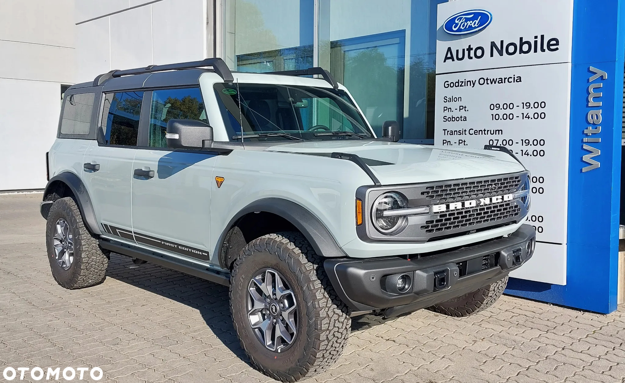 Ford Bronco - 2