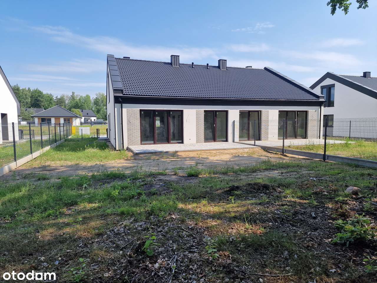 Nowoczesny Blizniak w Otulinie Lasu-7