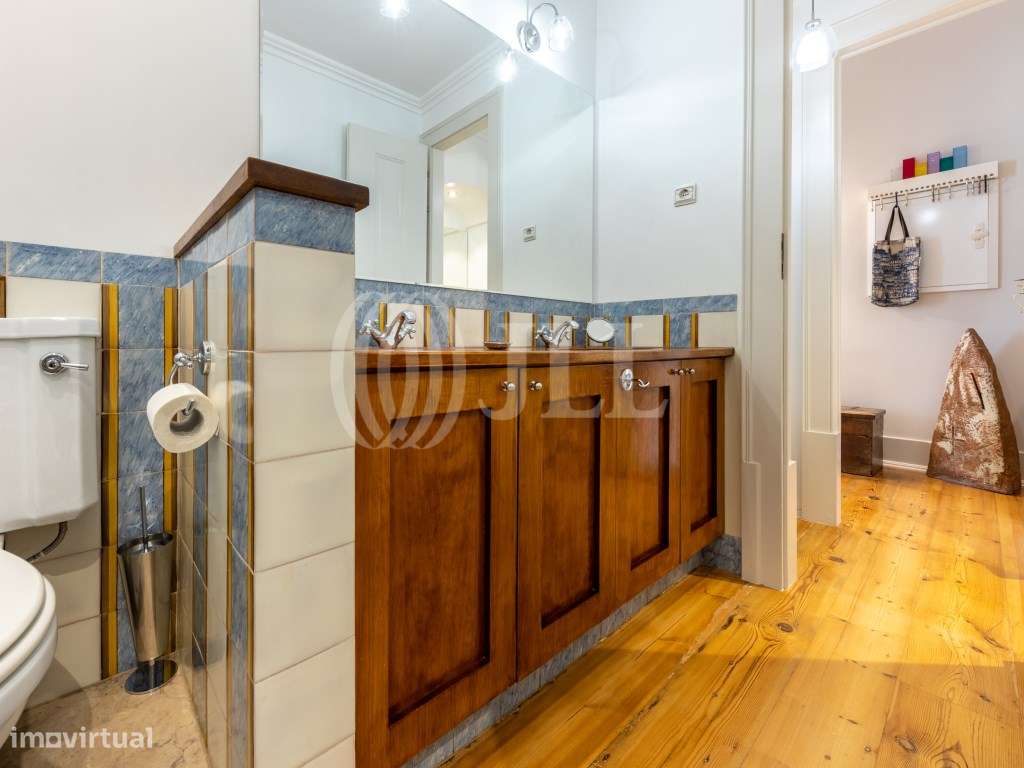 Apartamento T4 com garagem, no Chiado, em Lisboa-38