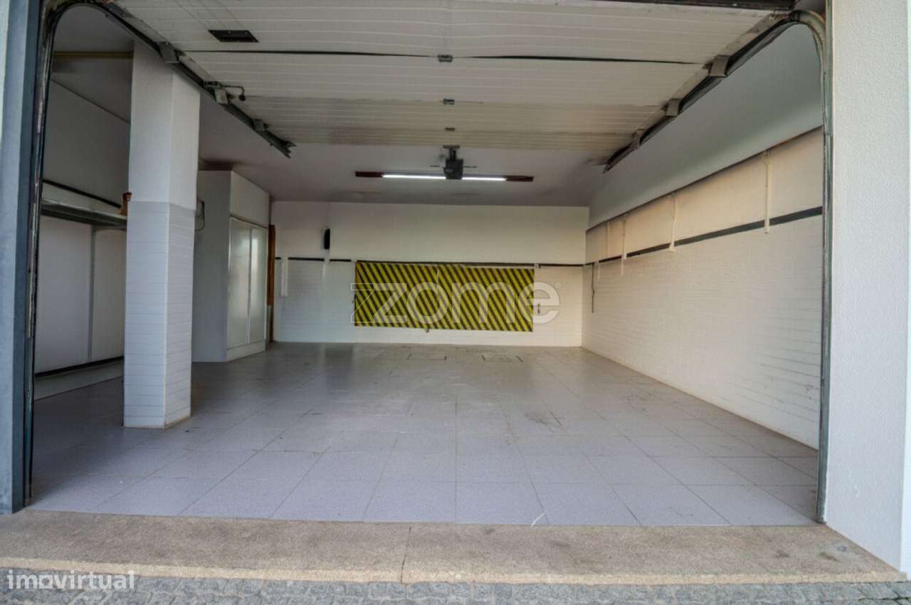 Moradia T4 Piscina e Vista Rio na Encosta do Douro-41