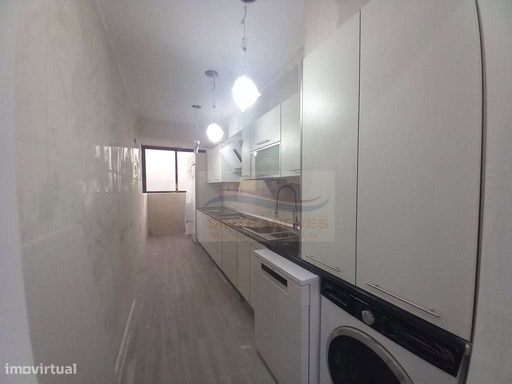 Fantástico T3 Dúplex, totalmente remodelado com Garagem a 300m da P...-30