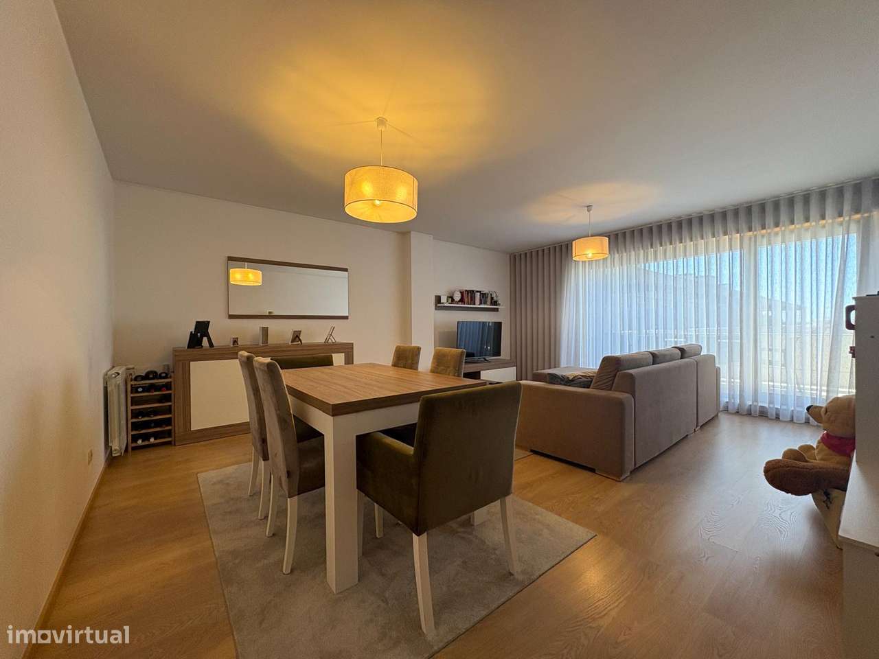 Apartamento T3 (recuado) com 56m2 de terraço, no centro da Trofa