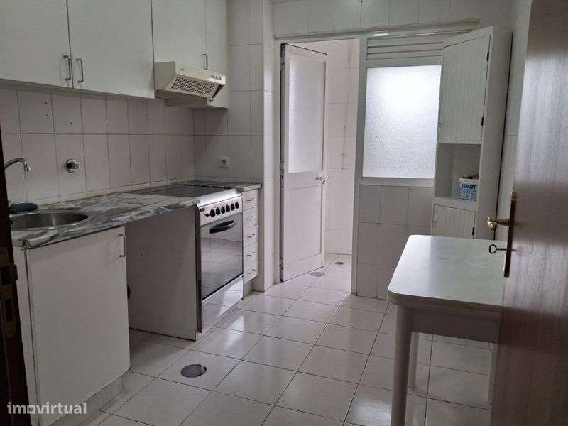 Apartamento T2 com lugar de garagem - Ermesinde - Grande imagem: 4/12