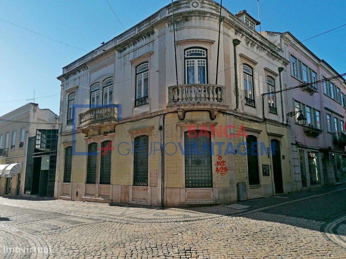 Prédio para serviços Santarém - Grande imagem: 2/19