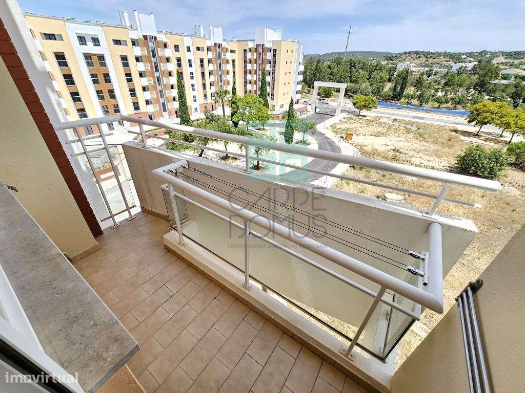 Espaçoso apartamento T3, com parqueamento, junto centro de Loulé, A...-11