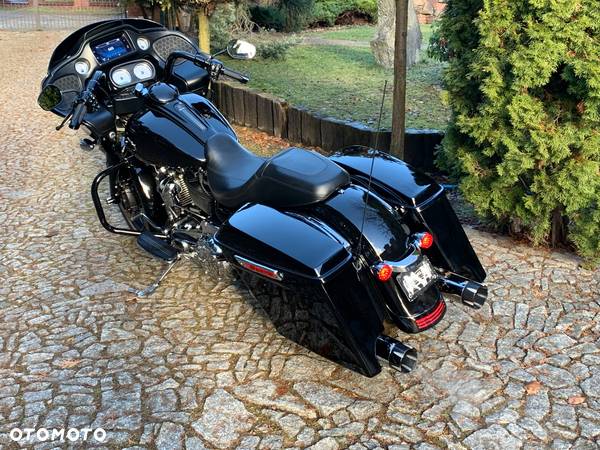 Harley-Davidson Touring Road Glide - 19