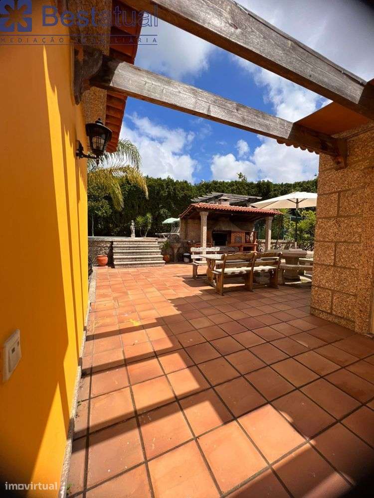 Moradia T4 - 4 Suites - Possib. Permuta - Ribeirão-42