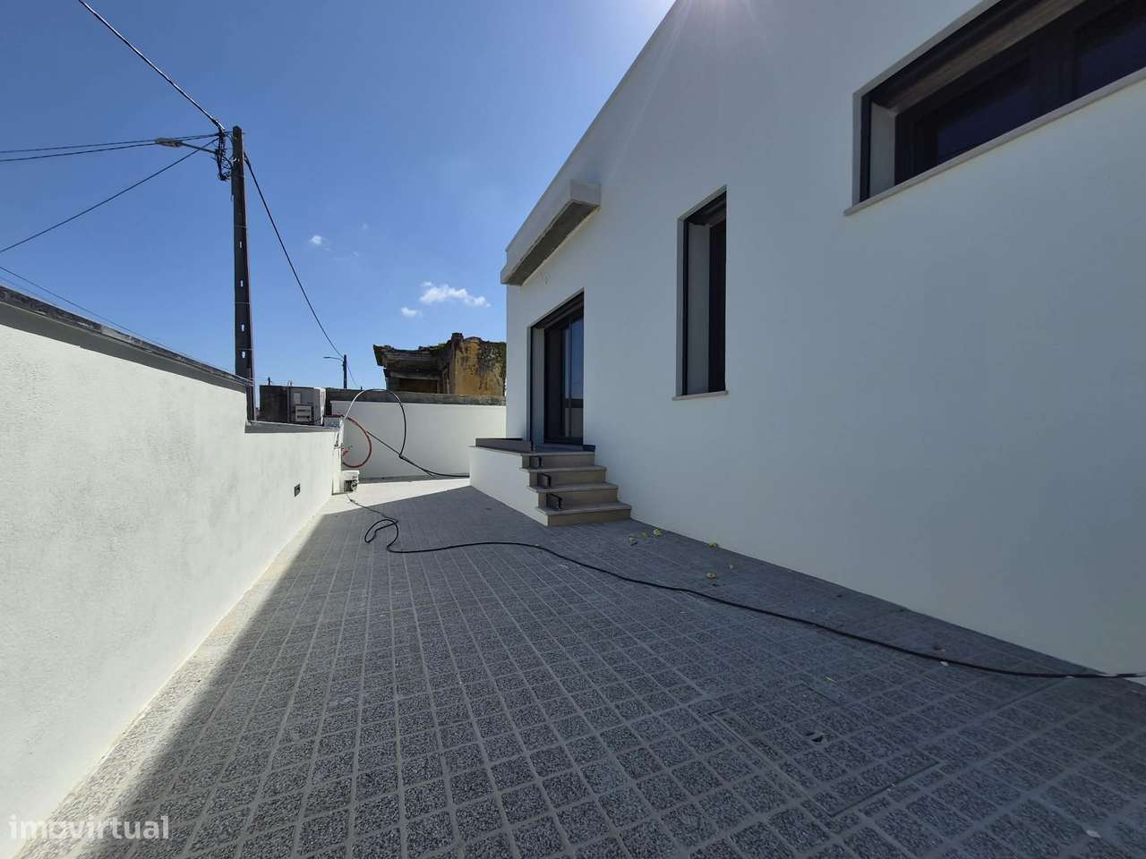 Moradia T3, térrea, geminada c/garagem e logradouros,  Fração: "A"-23