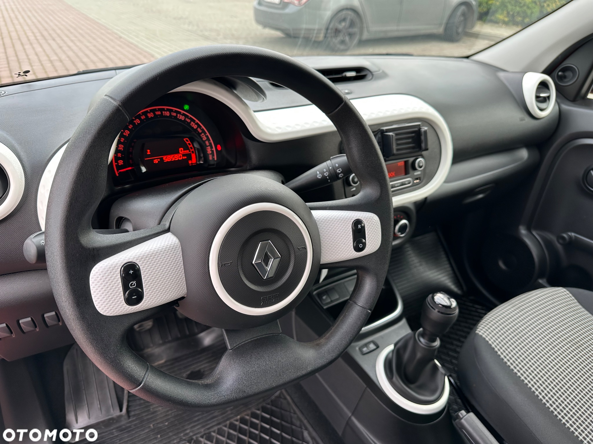 Renault Twingo SCe 65 Equilibre - 10