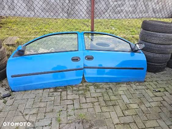 Opel Corsa C Drzwi, klapa, zderzak - 2