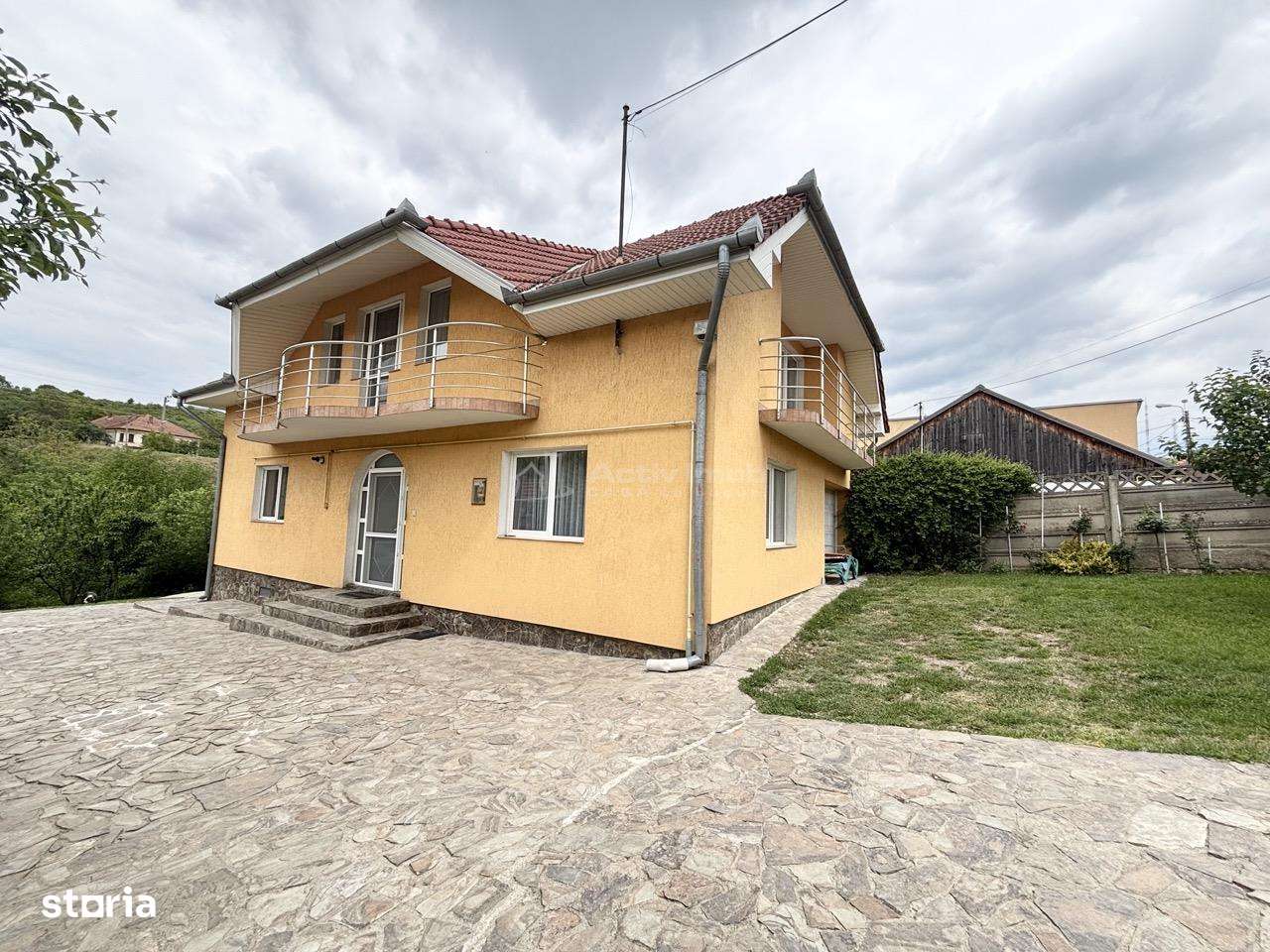 Casa - Vila - str. Piatra Craiului-16