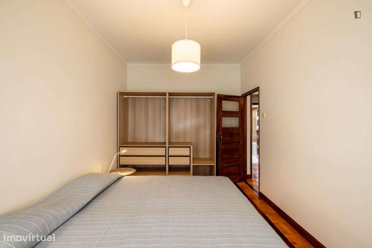 Quarto - localizado em Cedofeita Porto - Grande imagem: 5/6