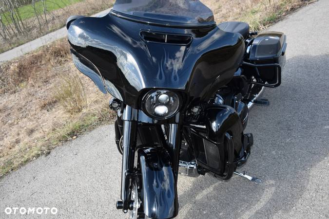 Harley-Davidson Touring Street Glide - 4