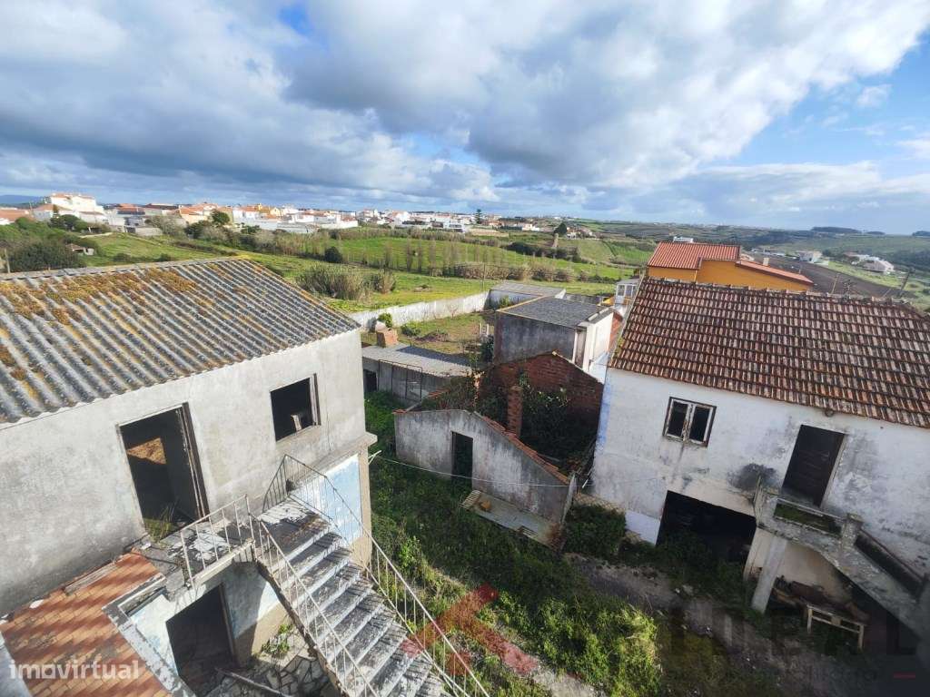 Conjunto de Moradias e Anexos com Vista de Mar-14