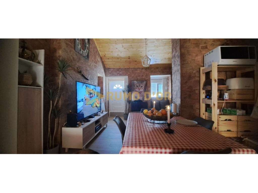 Moradia Exclusiva com Piscina Interior e Terraço - Conforto e Charm... - Grande imagem: 4/10