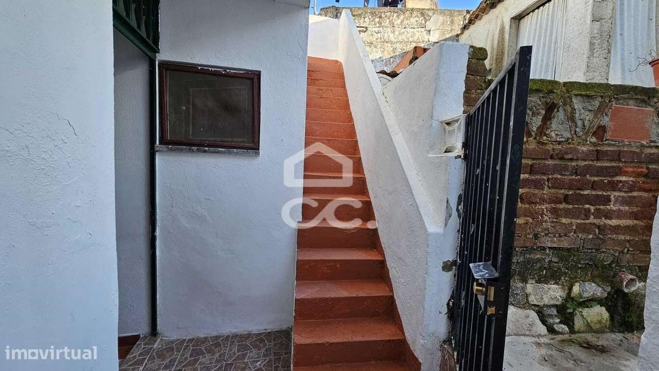 Casa térrea com terraço e aproveitamento de sótão.-18