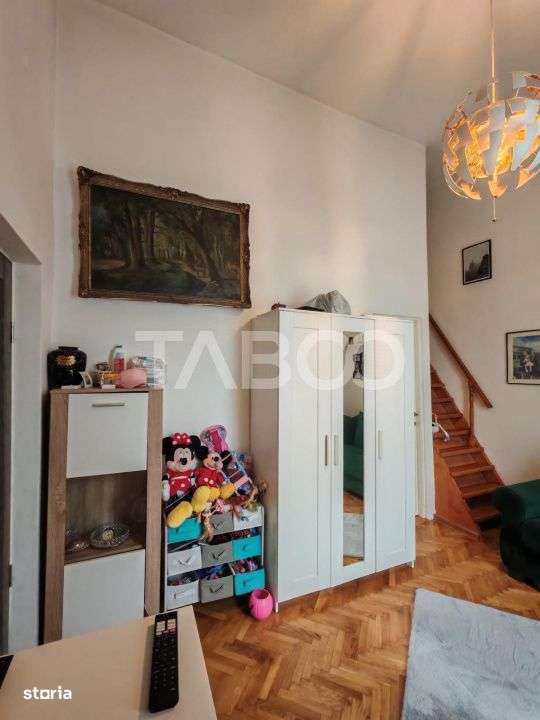 Apartament in cartierul Gruia de vanzare cu 3 camere 2 bai la vila - Imagine principală: 3/8
