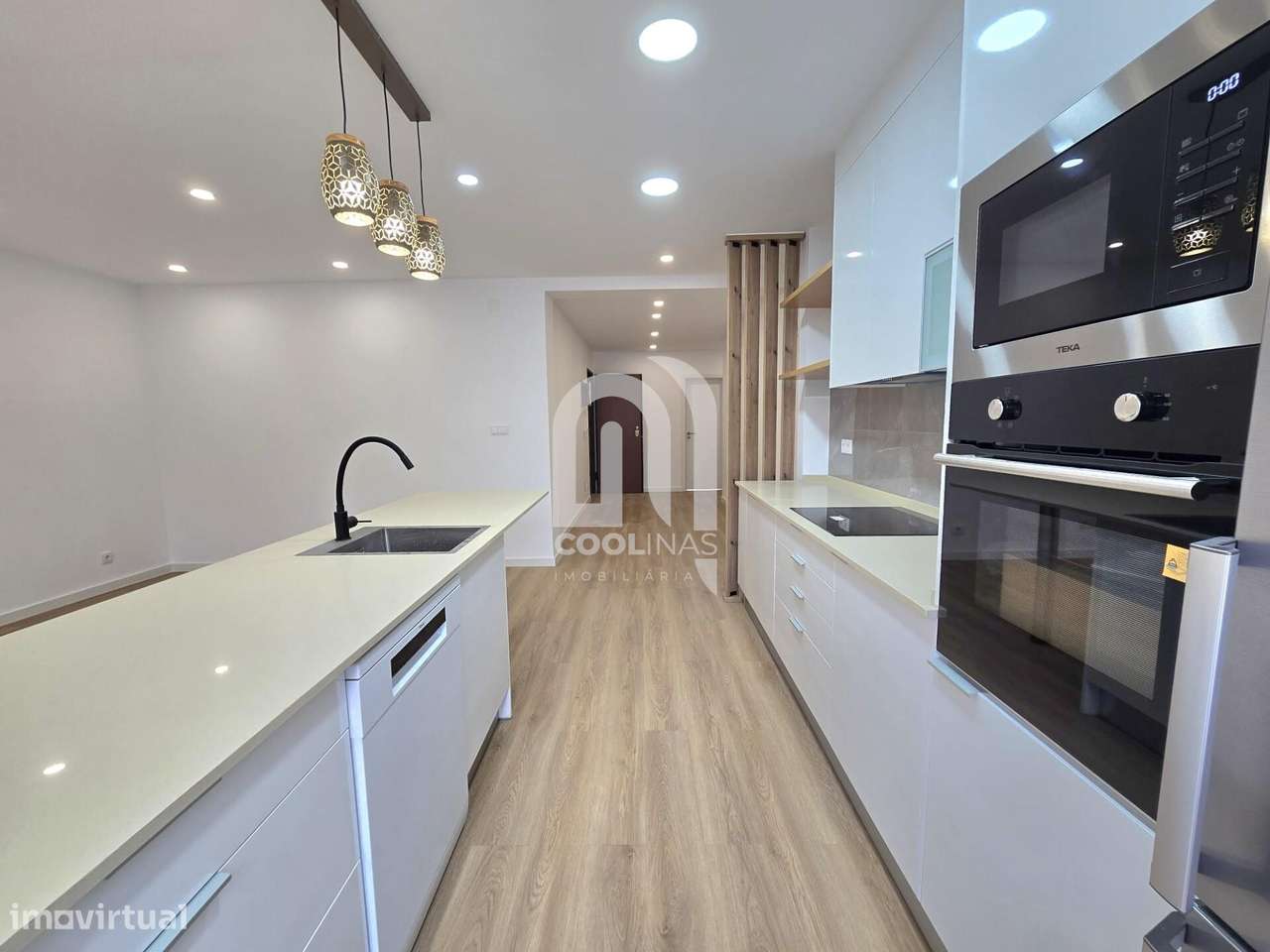 Apartamento T3 Renovado, com logradouro, Cruz de Pau - Grande imagem: 2/31