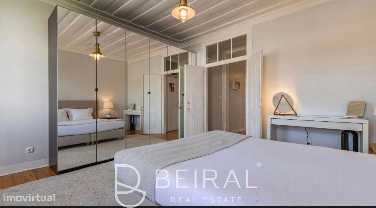 Apartamento T2 com varanda e estacionamento-12